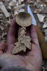 Image 2 of Ivy leaf Scoop 
