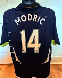 Image 2 of Tottenham Hotspur “MODRIC 14” 2010/11 Third Shirt + PL patches (M)
