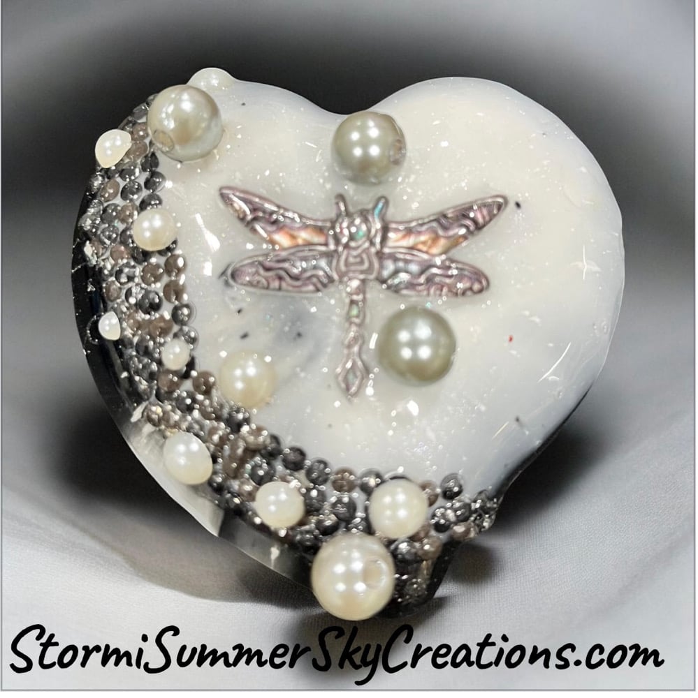 Image of White Dragonfly Heart