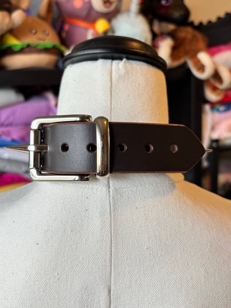 Image of Silver Spiked Brown Leather Collar