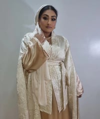 Image 2 of Alia