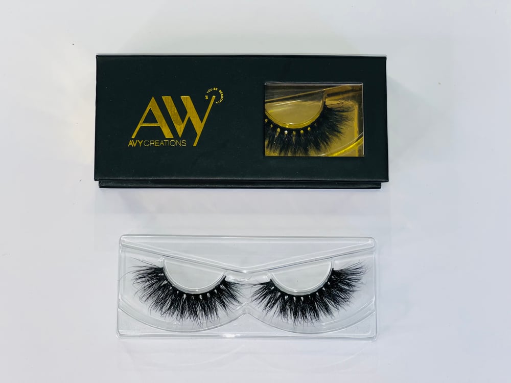 Image of “REINA” Eyelashes
