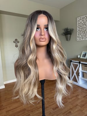 Image of Delia (ready to ship)