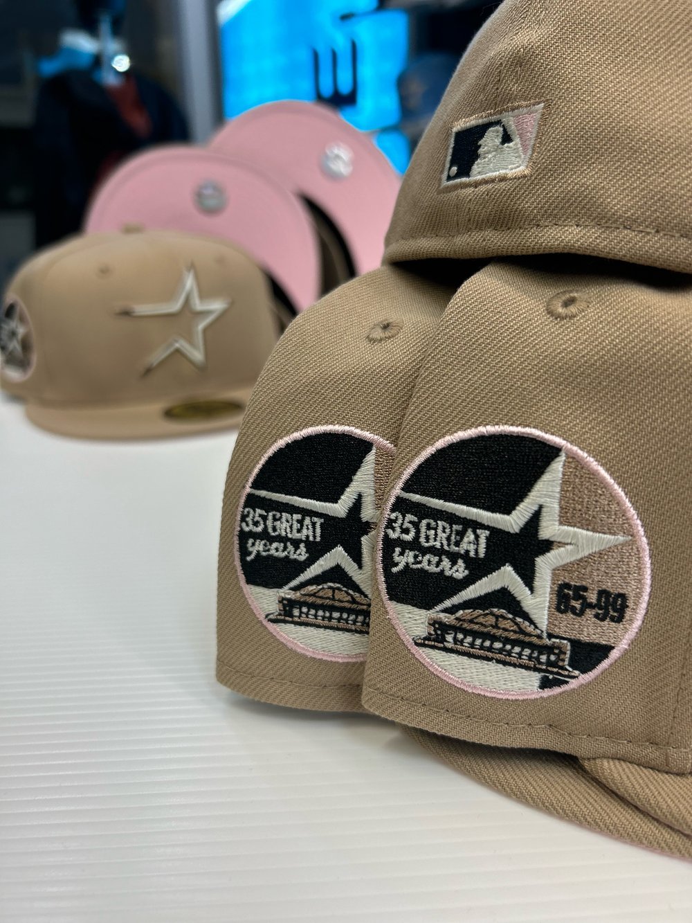 New Era 5950 Camel/ Glow White/ Triple Tone Star / Pinky