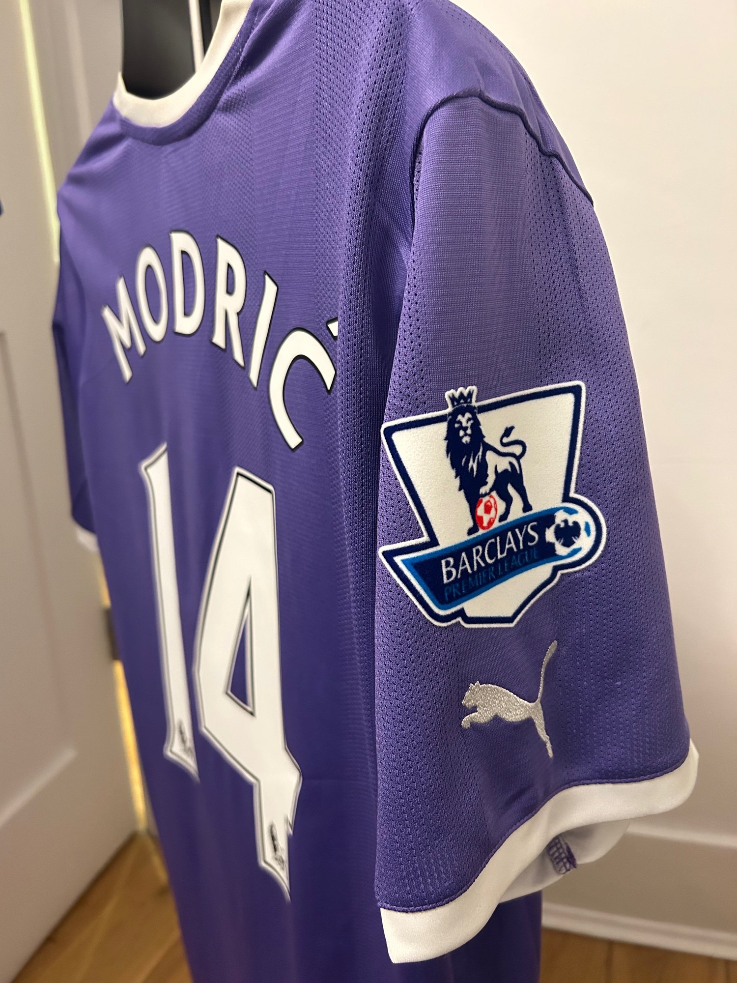 Image of Tottenham Hotspur “MODRIĆ 14” 2011/12 Away Shirt + PL patches (XL)