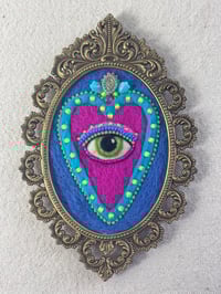 Image 3 of Heart Eye (1)