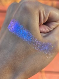 Image 9 of Heaven's Night Holochrome Holographic Glitter Eyeshadow