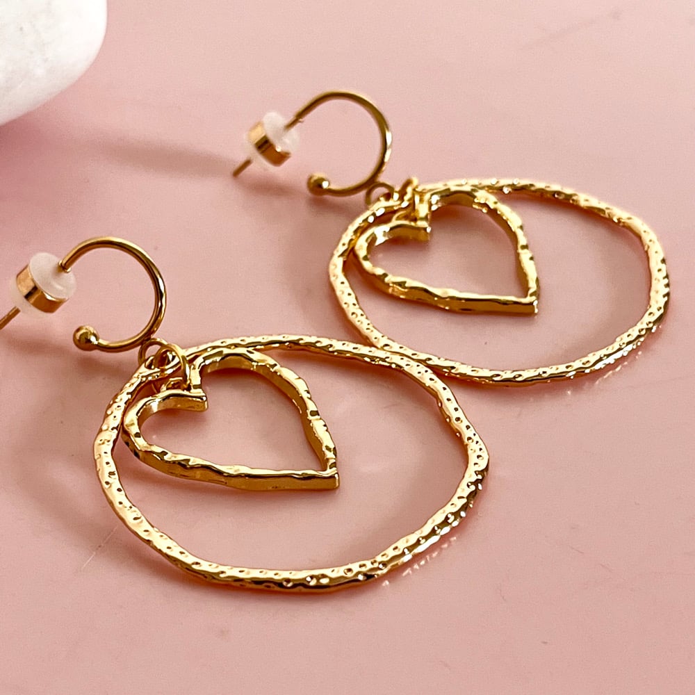 Image of Large Textured Heart and Circle Half Hoops