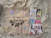 Image 1 of GIFT BOX - Gracie Abrams - luludrawww