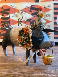 Image 17 of Halloween Party Pig