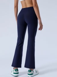 Image 3 of Smooth Flat FLUTTER LEGGING