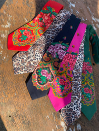 Image 5 of GRAVATA FUCSIA. Feita a man. 