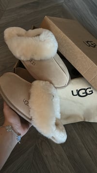 Image 1 of Fur slippers 🤎