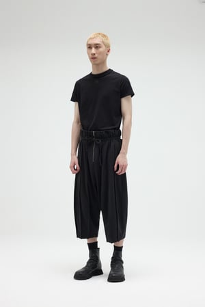 Image of EQUALNEAR - Pilgrim Cropped Shorts (Black)