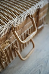 Image 5 of Valise en rotin
