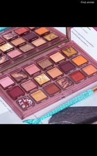 Image 1 of Eyeshadow palette