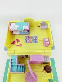 Image 4 of Ensemble bracelet et Polly Pocket La maison de vacances COMPLETE