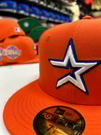 Image 2 of New Era 59Fifty Orange - Royal / Kelly Green UV