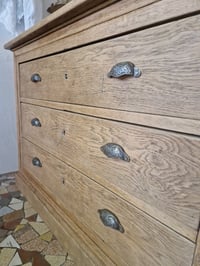 Image 2 of La commode en chêne 