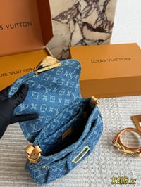 Image 17 of ĻV Sunset Bag