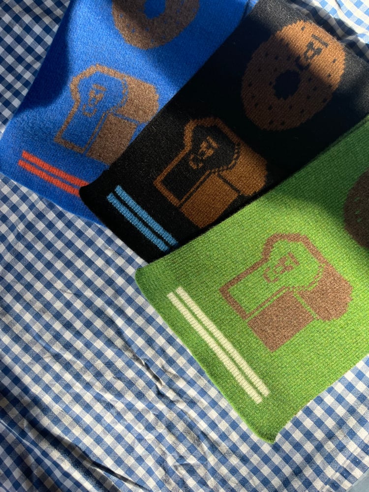I LOVE BREAD SCARVES