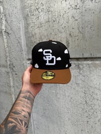 Image 2 of TRI TONE BROWN VISOR SAN DIEGO PADRES CUSTOM FITTED CAP