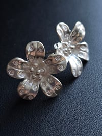 Image 3 of Daisy Stud Earrings