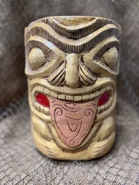 Image 4 of Kamohiali’i & Maui Akaku Planter