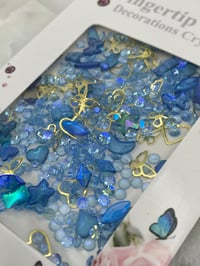 Image 2 of Nail art blue