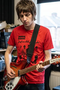 Image 3 of Camiseta Oasis (Definitely Maybe)