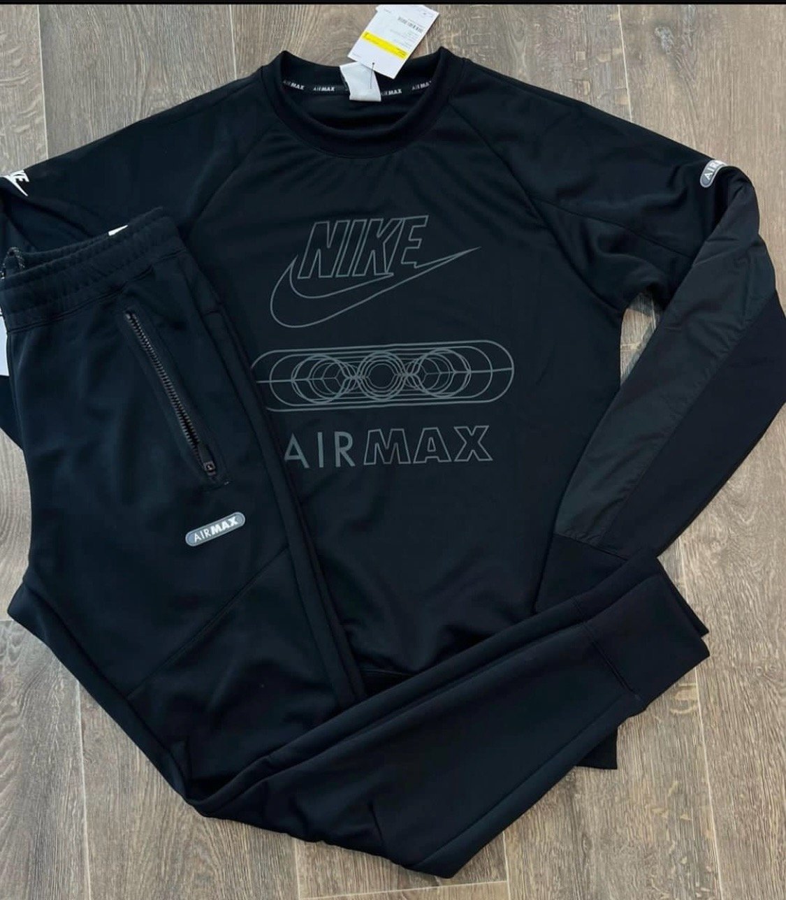 Nike -AIR MAX Tracksuit PLUGNATION