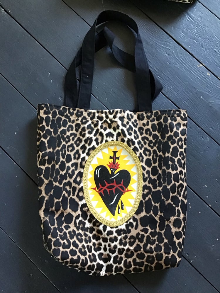 new dark leopard sacred heart bag Image 4