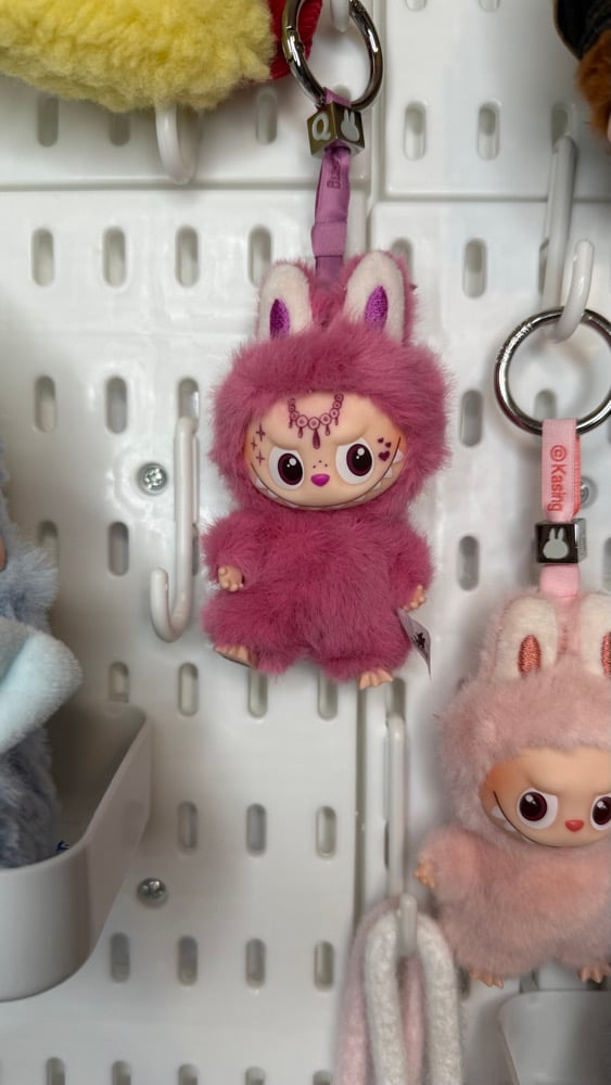 Image of Labubu Pin For Love 1