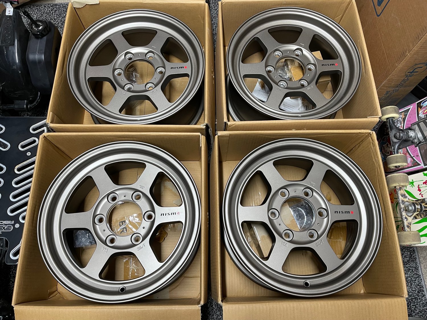 Image of Nismo Rays Engineering TE37V bronze OEM frontier 16x7” +39 6x139.7 NEW RARE