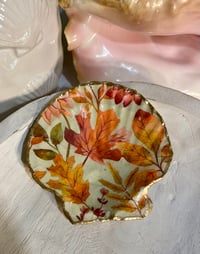 Image 2 of Scallop Trinket Dish SD107
