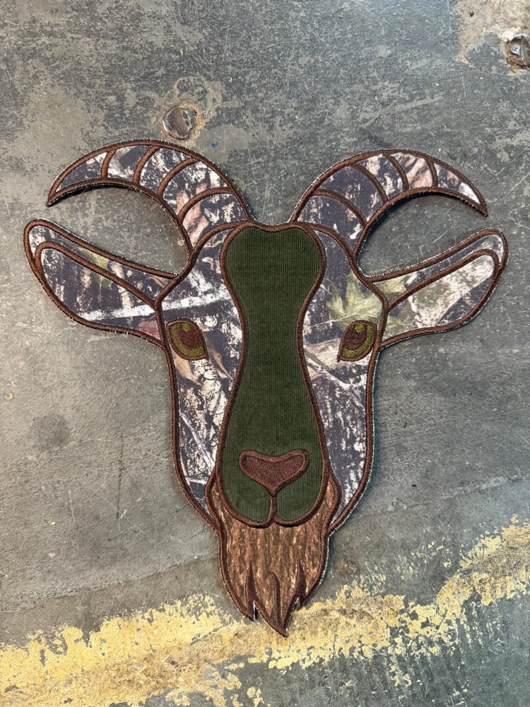 Image of LARGE GOAT HEAD 4