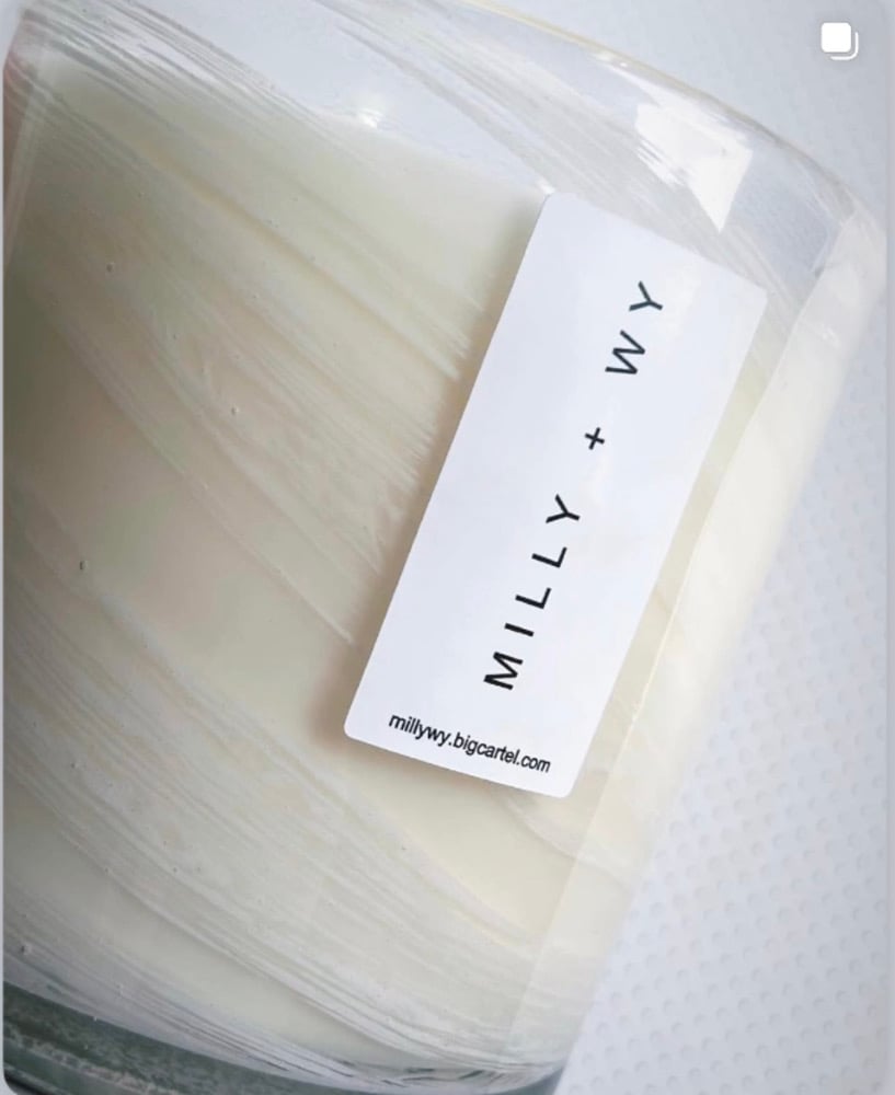 Image of White Swirl Vogue Luxury Soy Candle