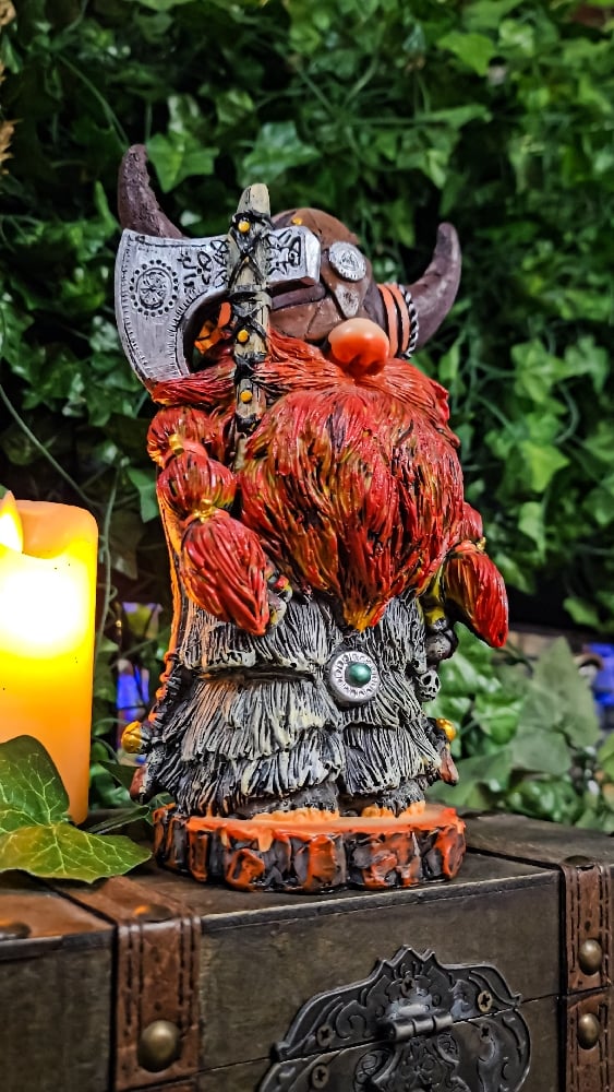 👑The Armored Kingdom Valgnome the Fearless Statue