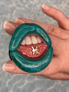 PHONE GRIP - Blue And Teal Distressed Lips With Pisces Zodiac