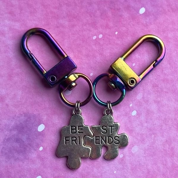 Image of Multichrome keyrings with Best Friends charm