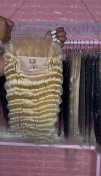 Image 15 of Lady Bob Wigs