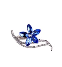 Blue flower pin 