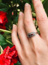 Image 1 of Bague en argent massif, 4 grenats et marcassites, taille 52-53