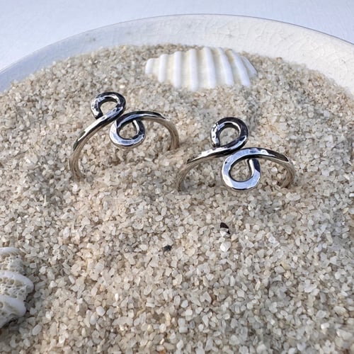 Image of Looped Ring