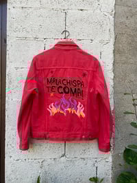 Image 1 of Cazadora bordada a man. MALA CHISPA TE COMA! Talla S. Deseño exclusivo!