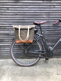 Image 4 of Bike pannier / diaper bag convertible into bicycle bag in waxed canvas with zipper closure / tote ba