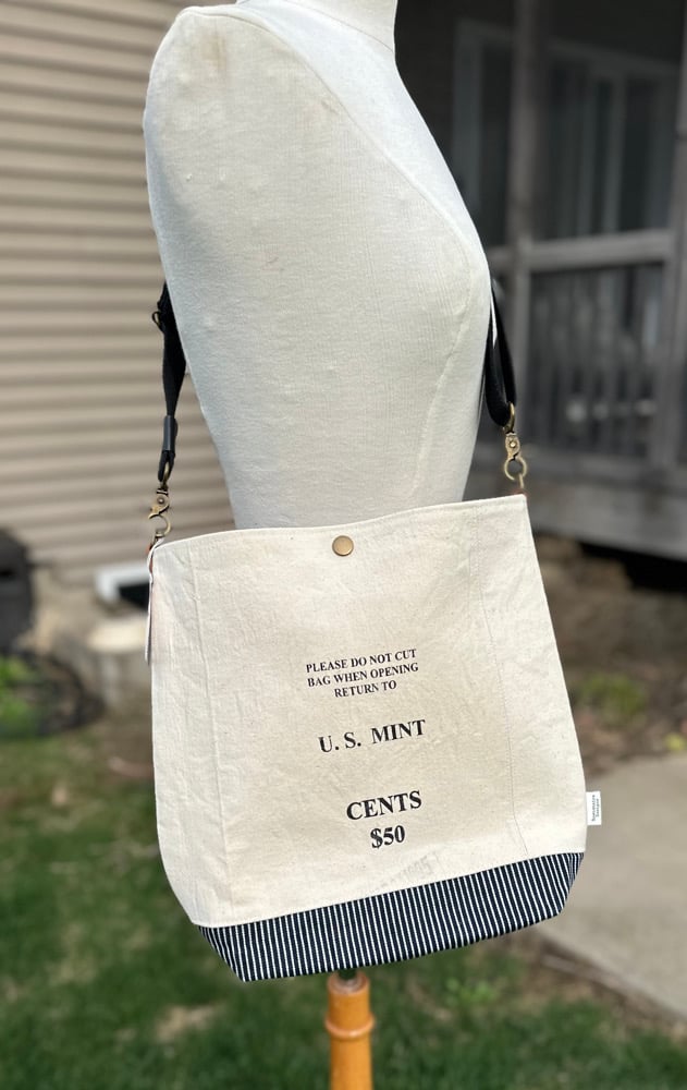 Image of Vintage Bank Bag Crossbody US Mint centered text