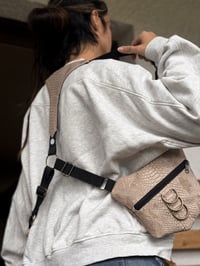 Image 4 of “TERRA” Holsterbag beige