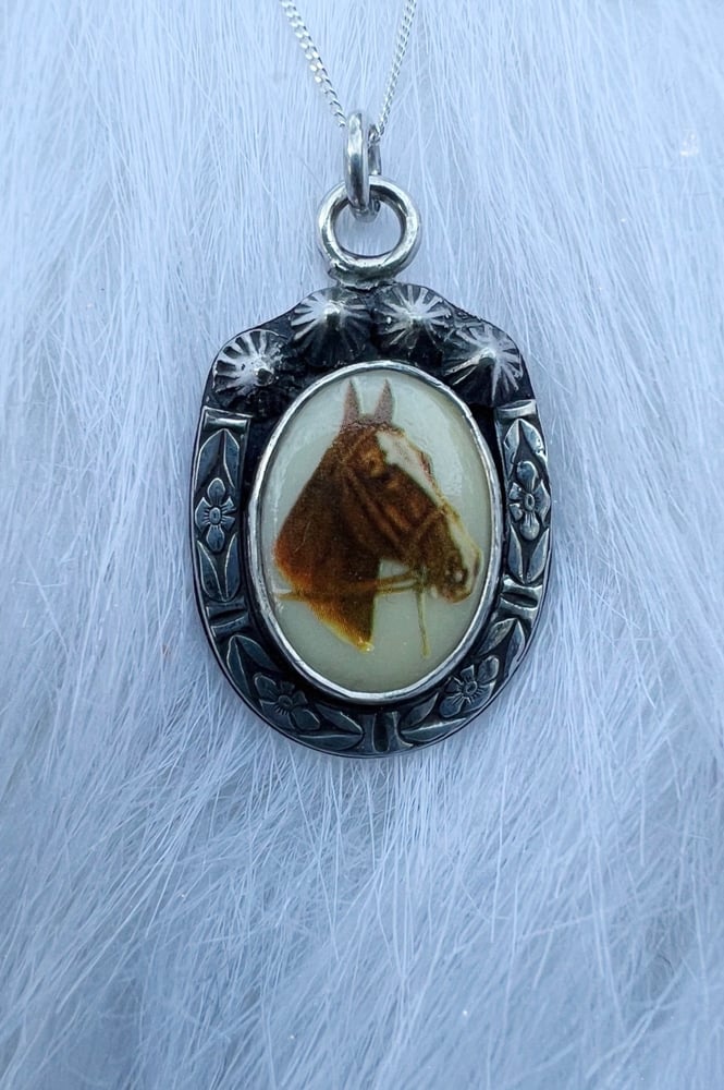 Image of Floral Horseshoe Horsehead Pendant 