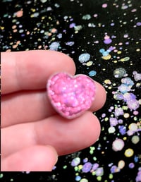 Image 3 of Pinkie Pie Glitter Watercolor Heart Pan